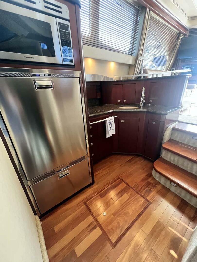 Slide: The Image of Sea Ray 420 Sedan Bridge 2005 - 4688424