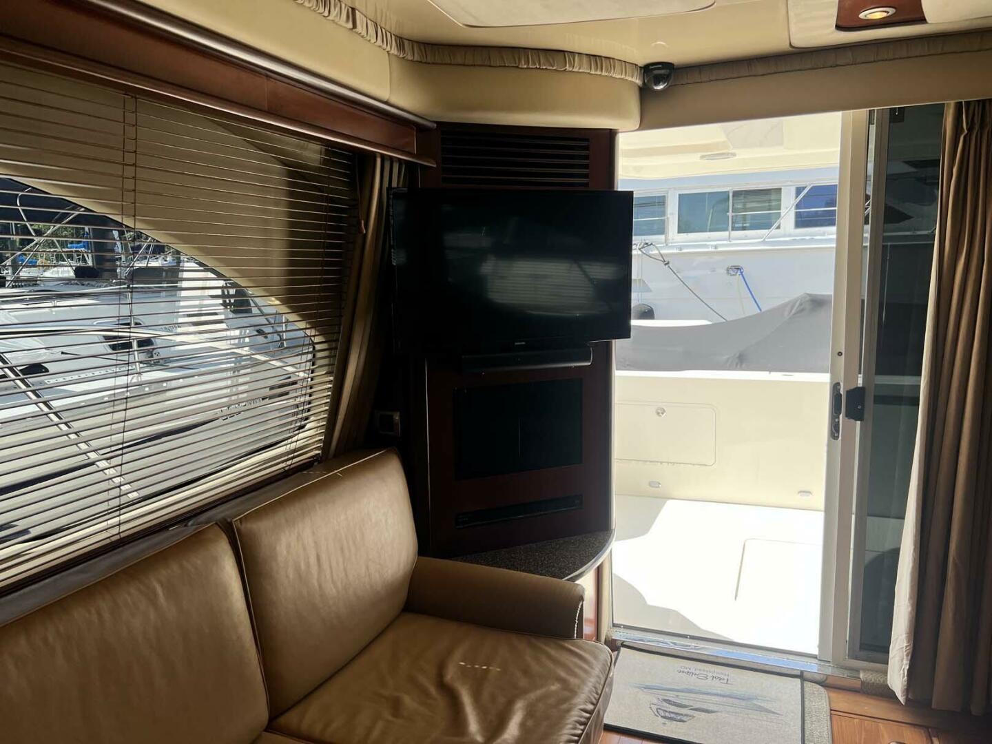 Slide: The Image of Sea Ray 420 Sedan Bridge 2005 - 4688436
