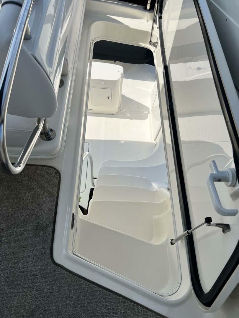 Slide: The Image of Sea Ray 420 Sedan Bridge 2005 - 4688445