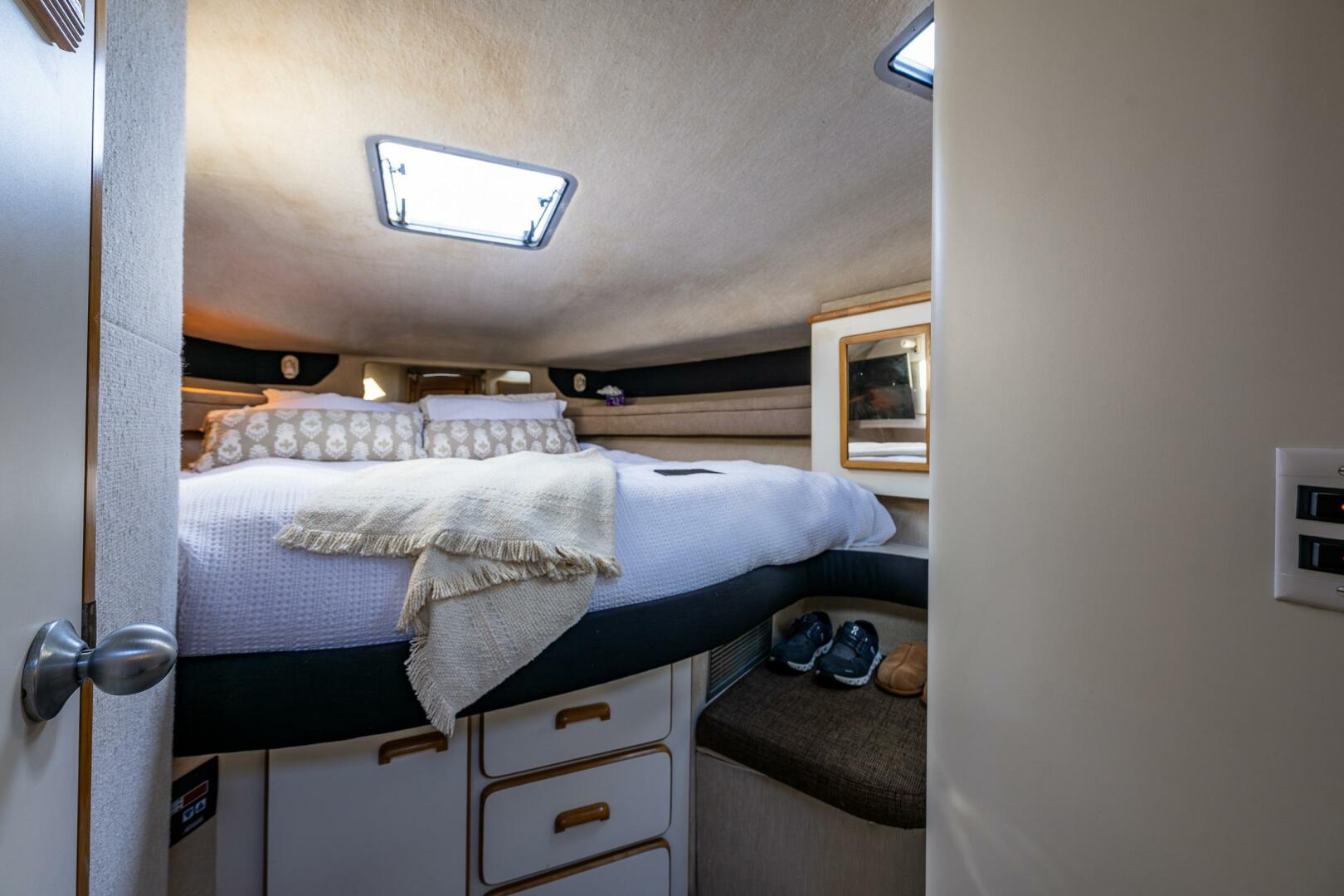 Slide: The Image of Sea Ray 420 Sundancer 1991 - 5239502