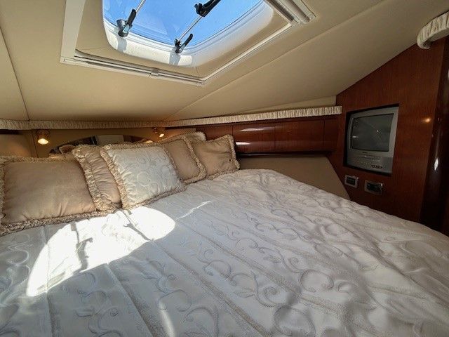 Slide: The Image of Sea Ray 420 SUNDANCER 2003 - 12