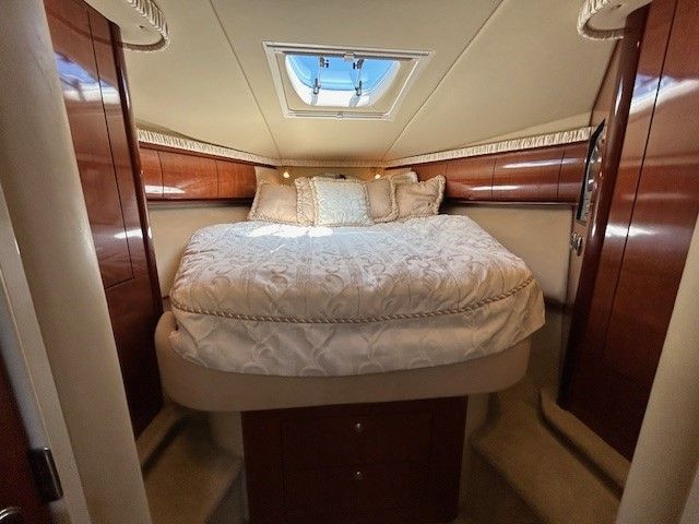 Slide: The Image of Sea Ray 420 SUNDANCER 2003 - 13