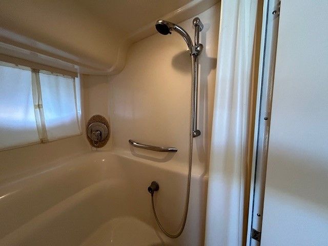 Slide: The Image of Sea Ray 420 SUNDANCER 2003 - 16