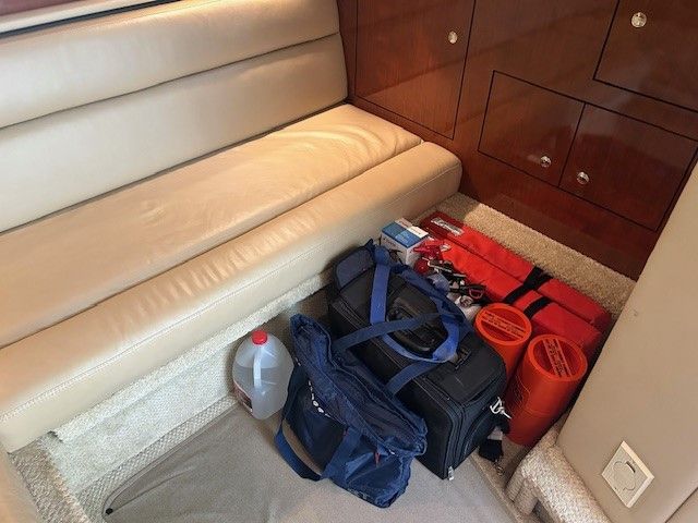 Slide: The Image of Sea Ray 420 SUNDANCER 2003 - 17