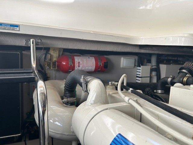 Slide: The Image of Sea Ray 420 SUNDANCER 2003 - 18