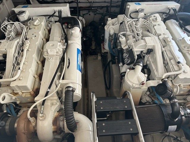 Slide: The Image of Sea Ray 420 SUNDANCER 2003 - 20