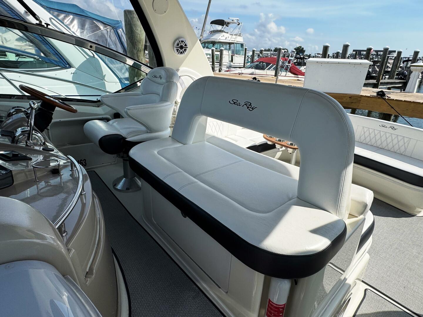 Slide: The Image of Sea Ray 420 Sundancer 2003 - 5551393