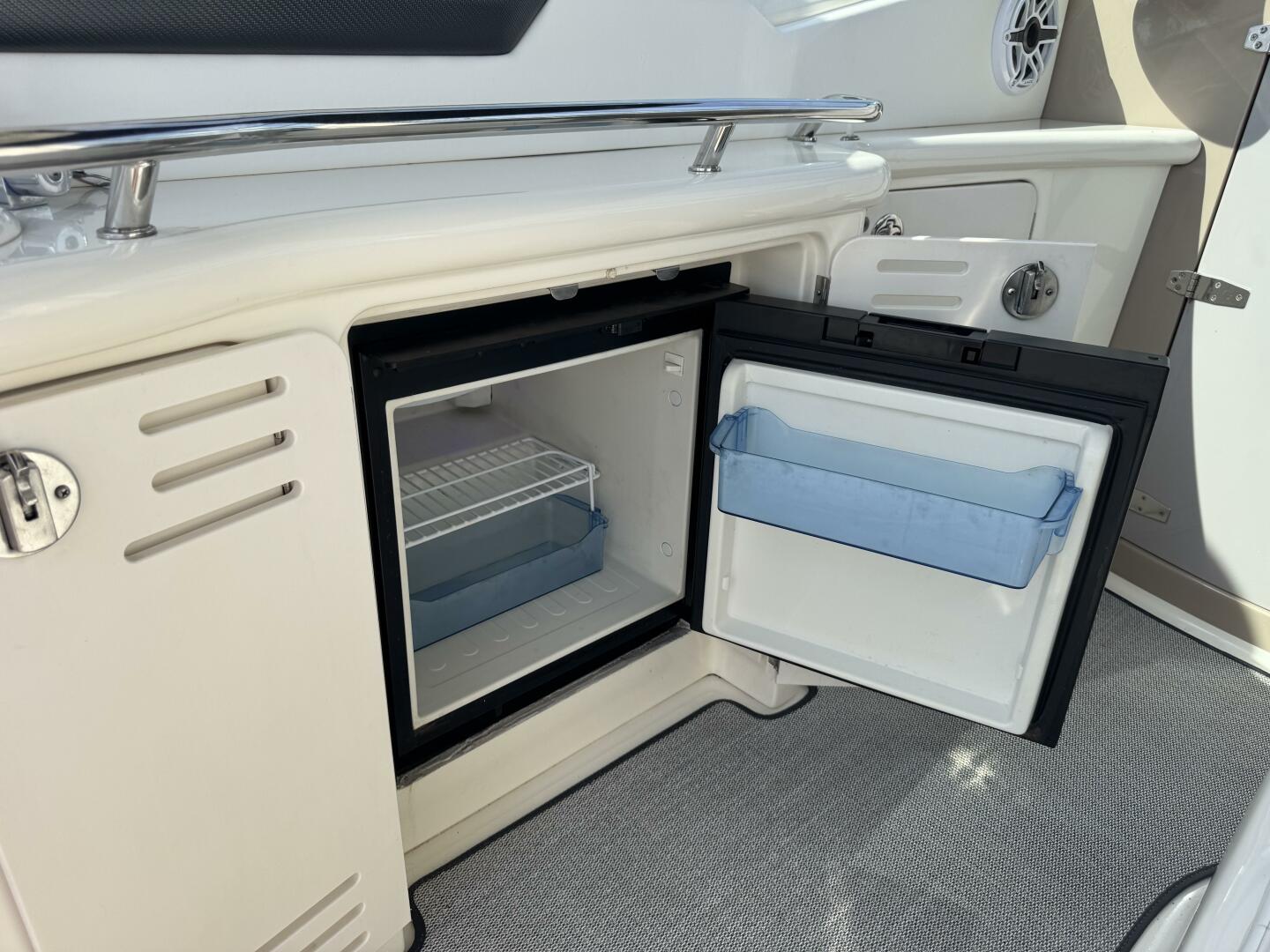 Slide: The Image of Sea Ray 420 Sundancer 2003 - 5551394