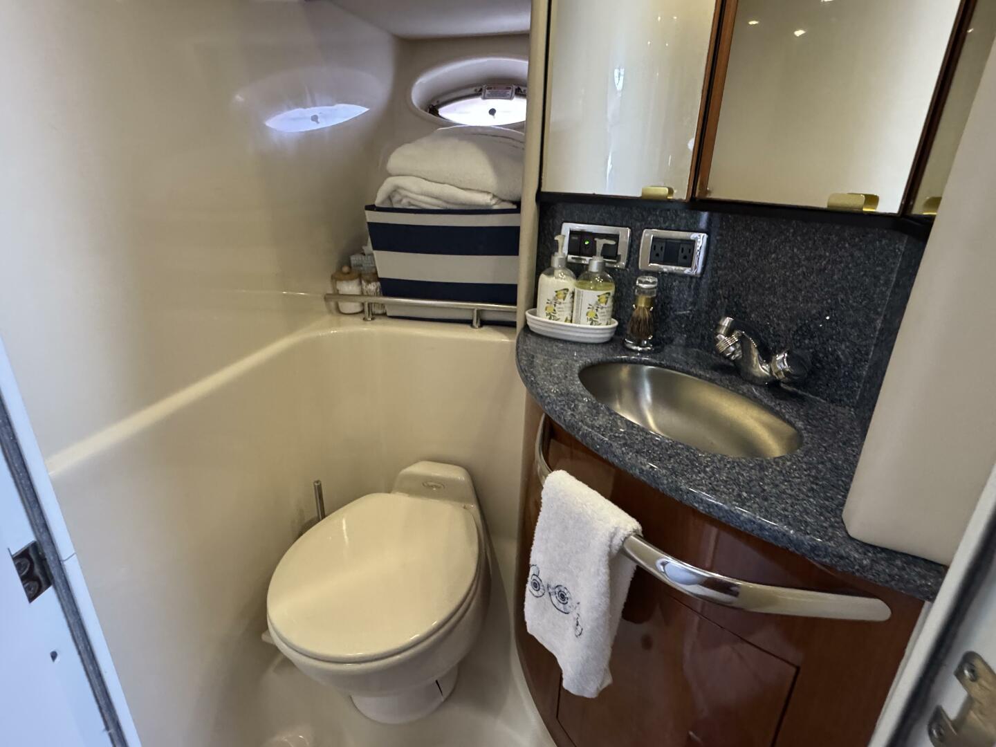 Slide: The Image of Sea Ray 420 Sundancer 2003 - 5551407