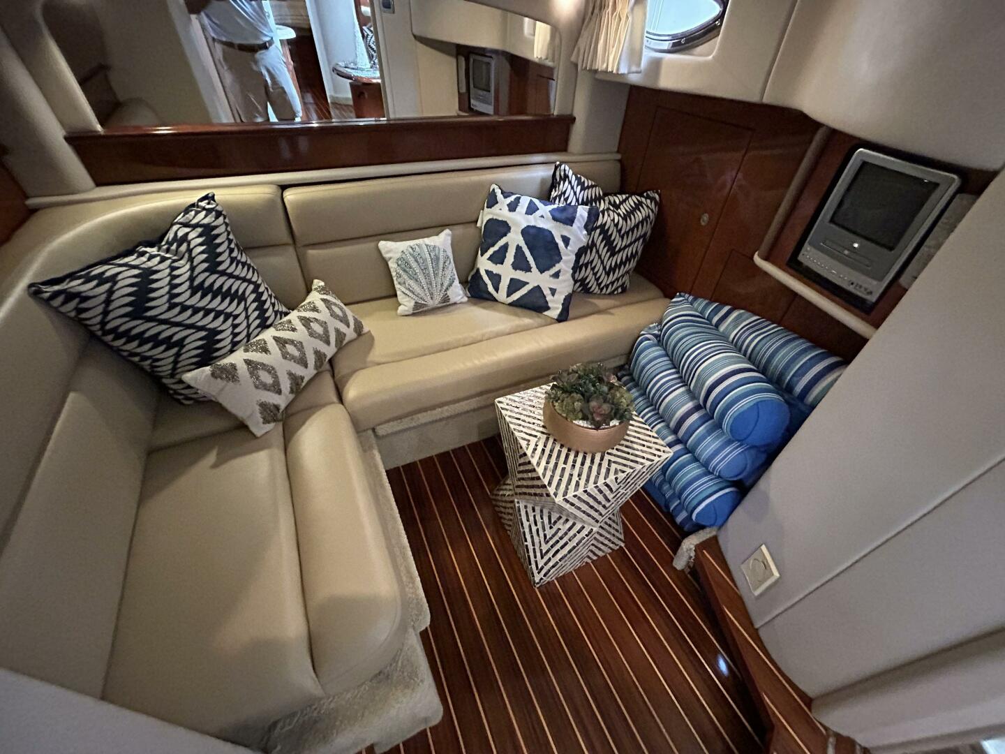 Slide: The Image of 2004 Sea Ray 420 DA  - 4683702