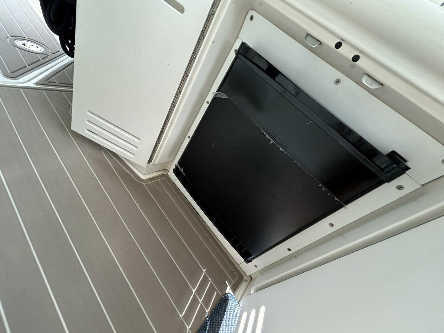 Slide: The Image of 2004 Sea Ray 420 DA  - 4683715