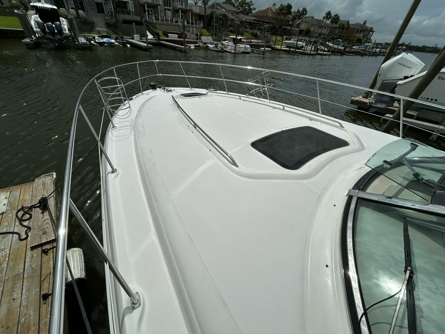Slide: The Image of 2004 Sea Ray 420 DA  - 4683719