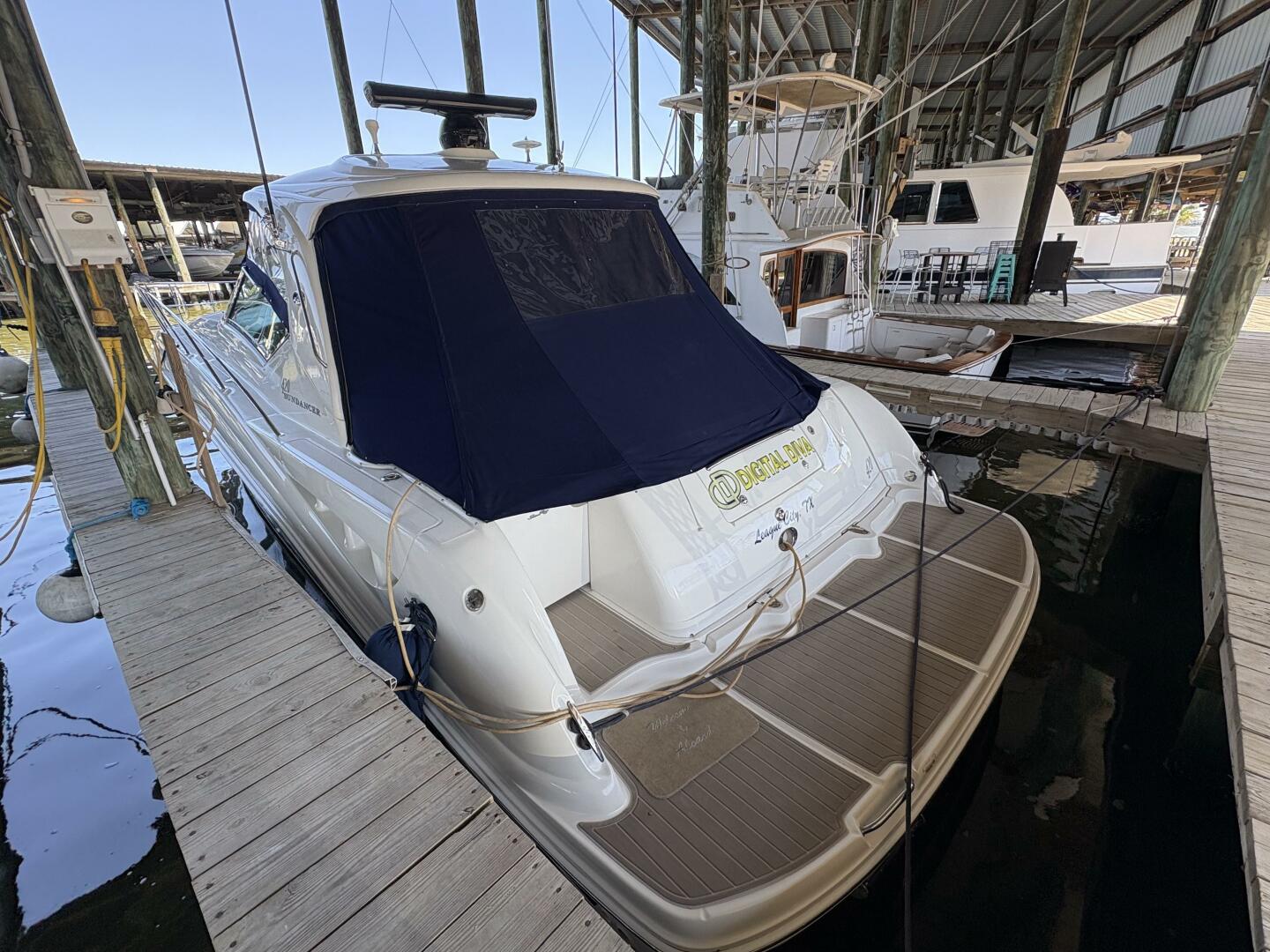 Slide: The Image of 2004 Sea Ray 420 DA  - 5203612