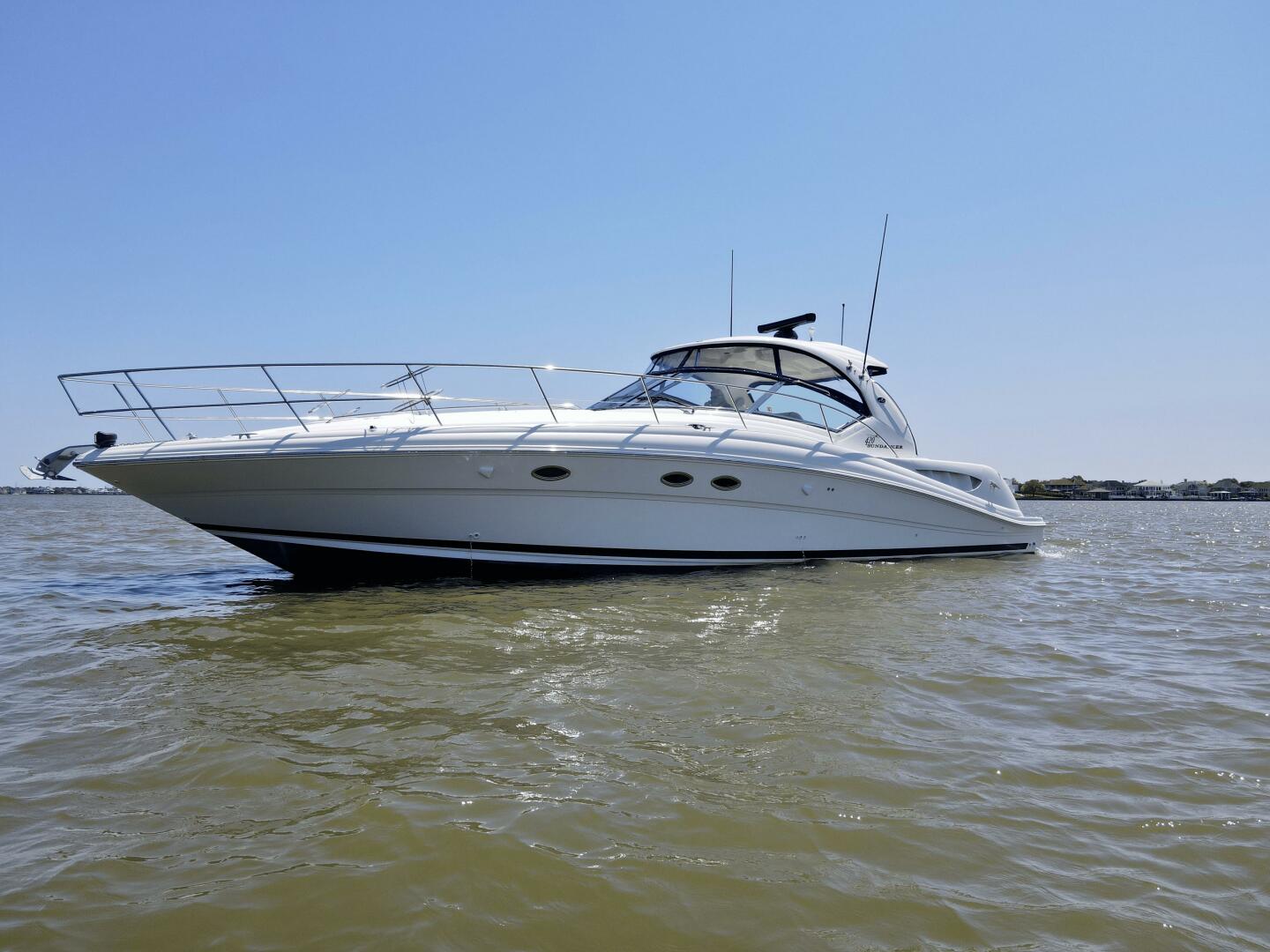Slide: The Image of 2004 Sea Ray 420 DA  - 5203600