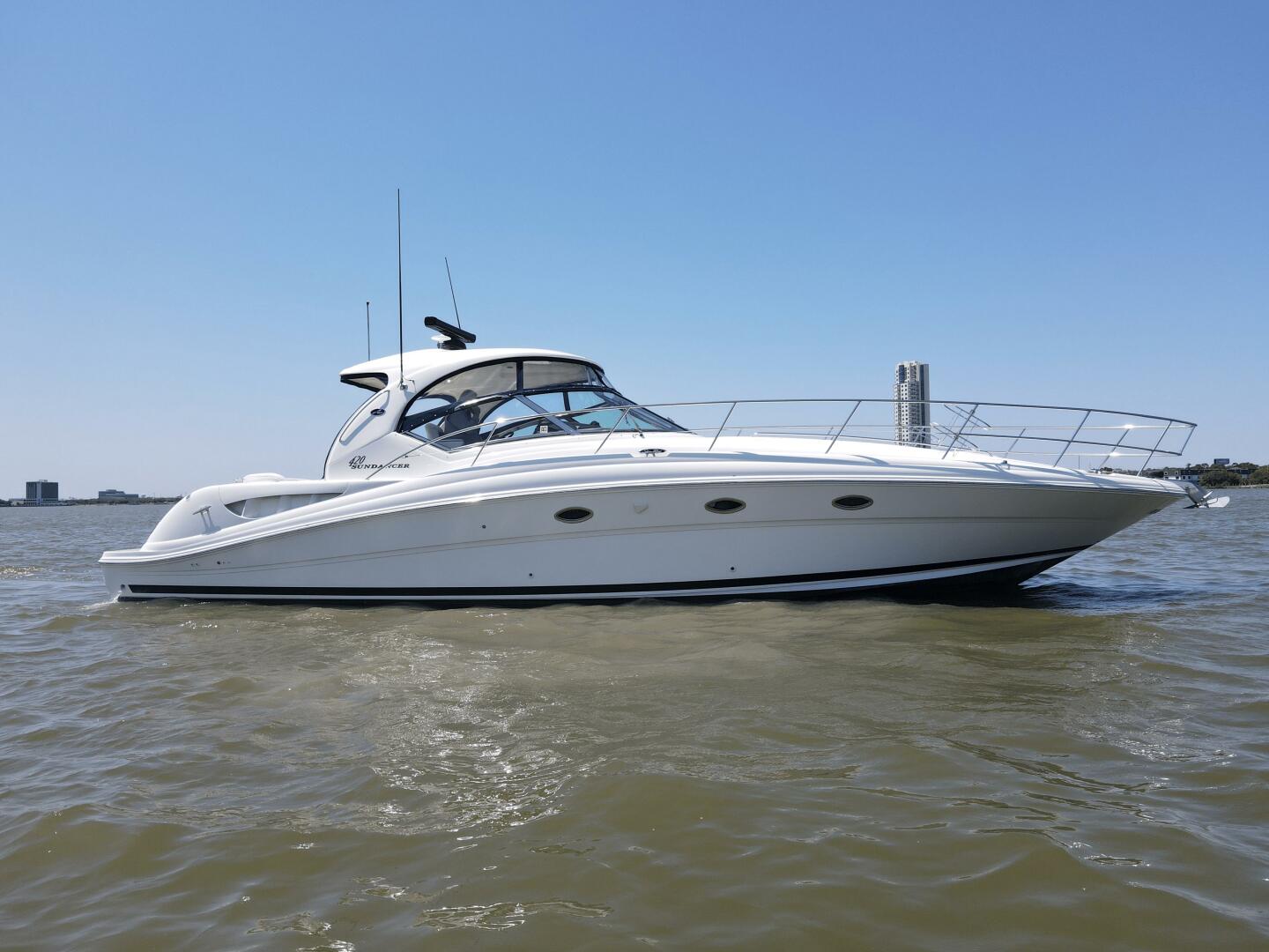 Slide: The Image of 2004 Sea Ray 420 DA  - 5203602