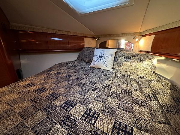 Slide: The Image of Sea Ray 420 Sundancer 2005 - 53