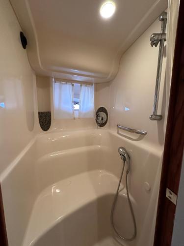Slide: The Image of Sea Ray 420 Sundancer 2005 - 57