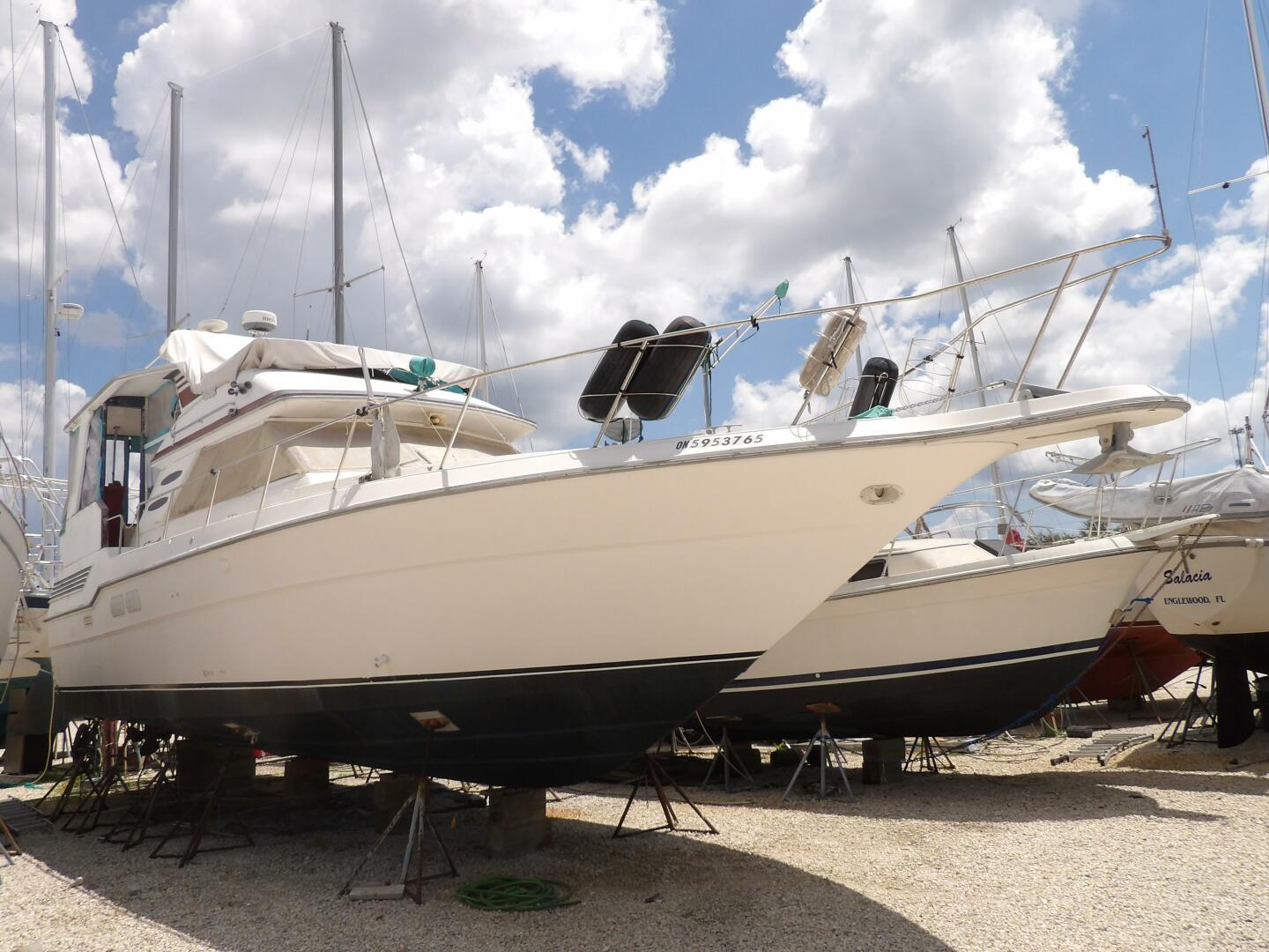 Slide: The Image of Sea Ray 440 Aft Cabin 1989 - 4578567