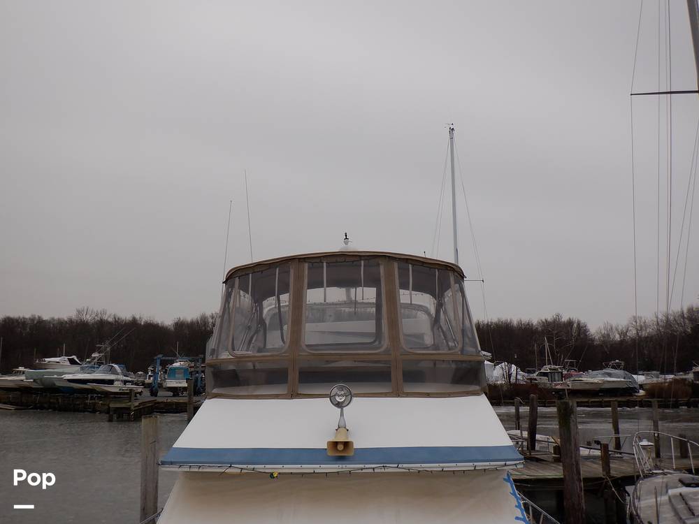 Slide: The Image of Sea Ray 440 Aft Cabin 1989 - 9950130