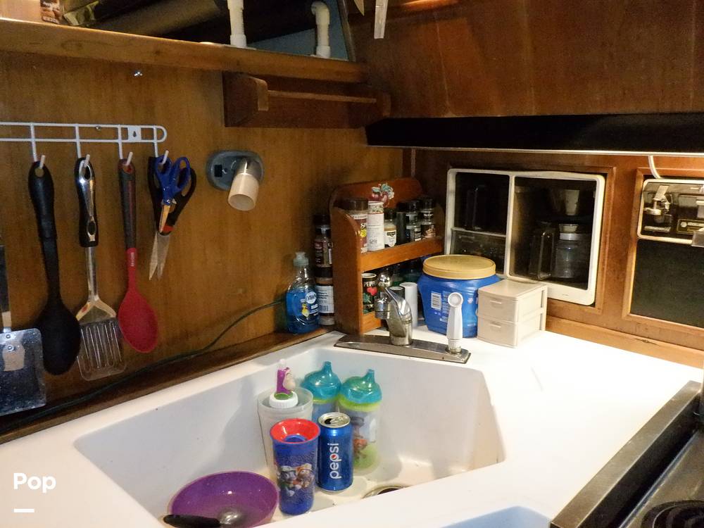 Slide: The Image of Sea Ray 440 Aft Cabin 1989 - 9950002