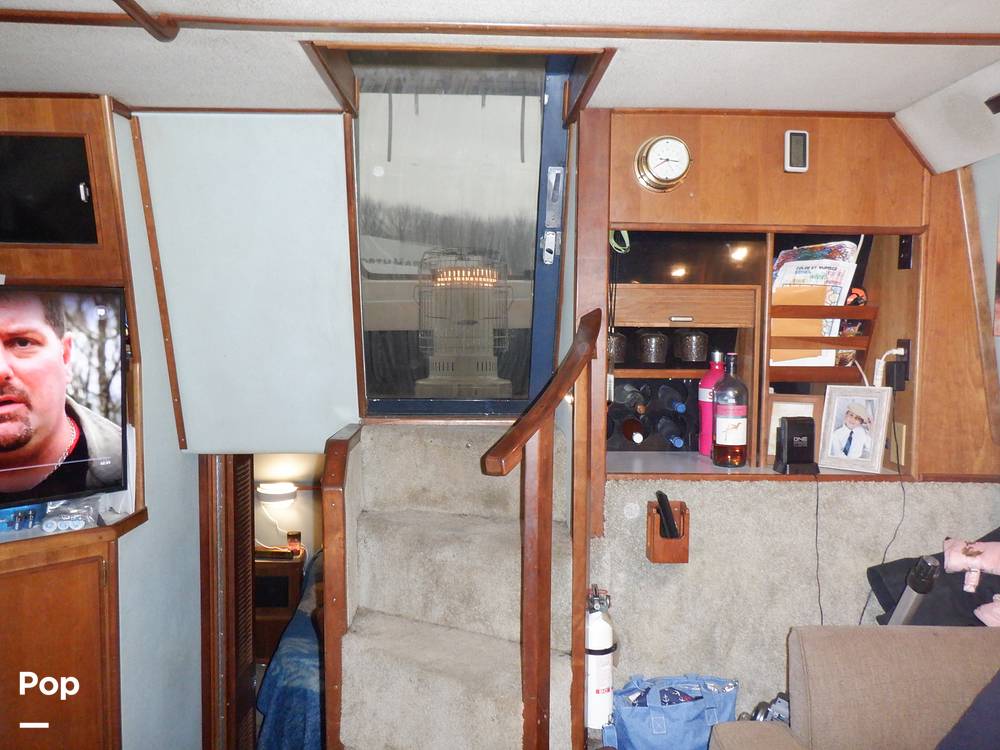 Slide: The Image of Sea Ray 440 Aft Cabin 1989 - 9950046