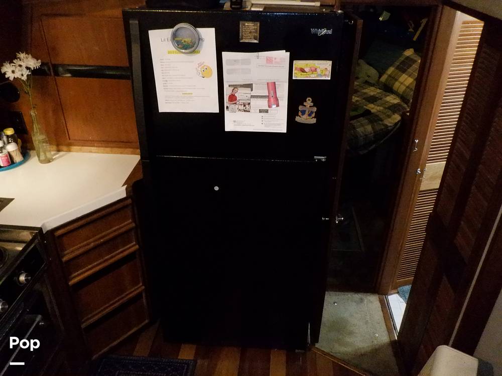 Slide: The Image of Sea Ray 440 Aft Cabin 1989 - 9950047