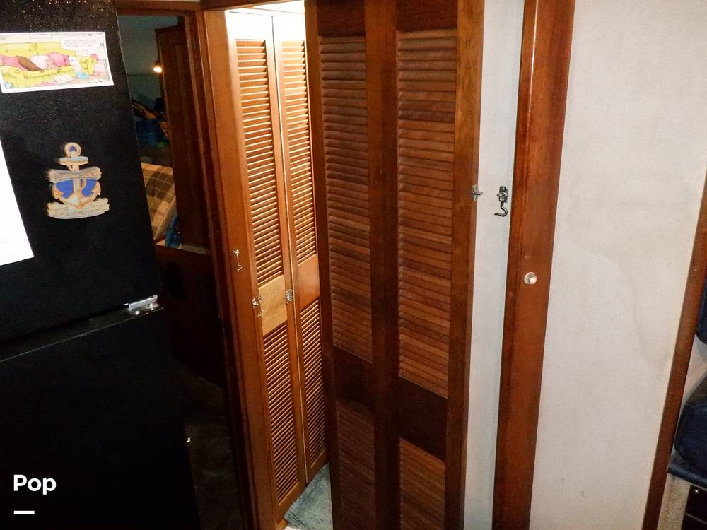 Slide: The Image of Sea Ray 440 Aft Cabin 1989 - 9950051