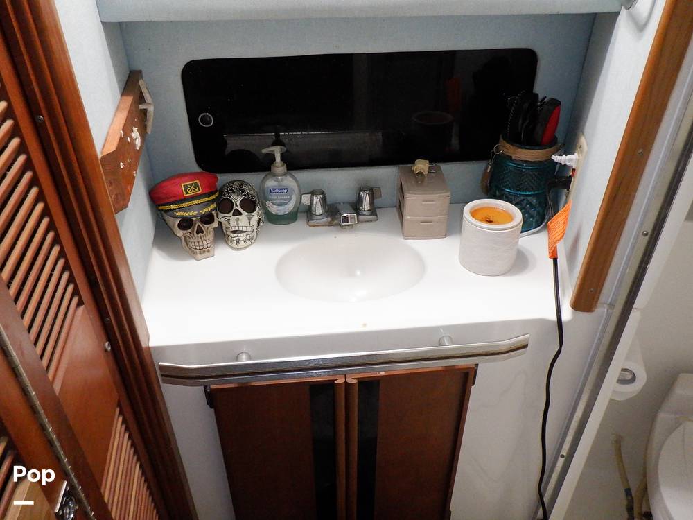 Slide: The Image of Sea Ray 440 Aft Cabin 1989 - 9950054