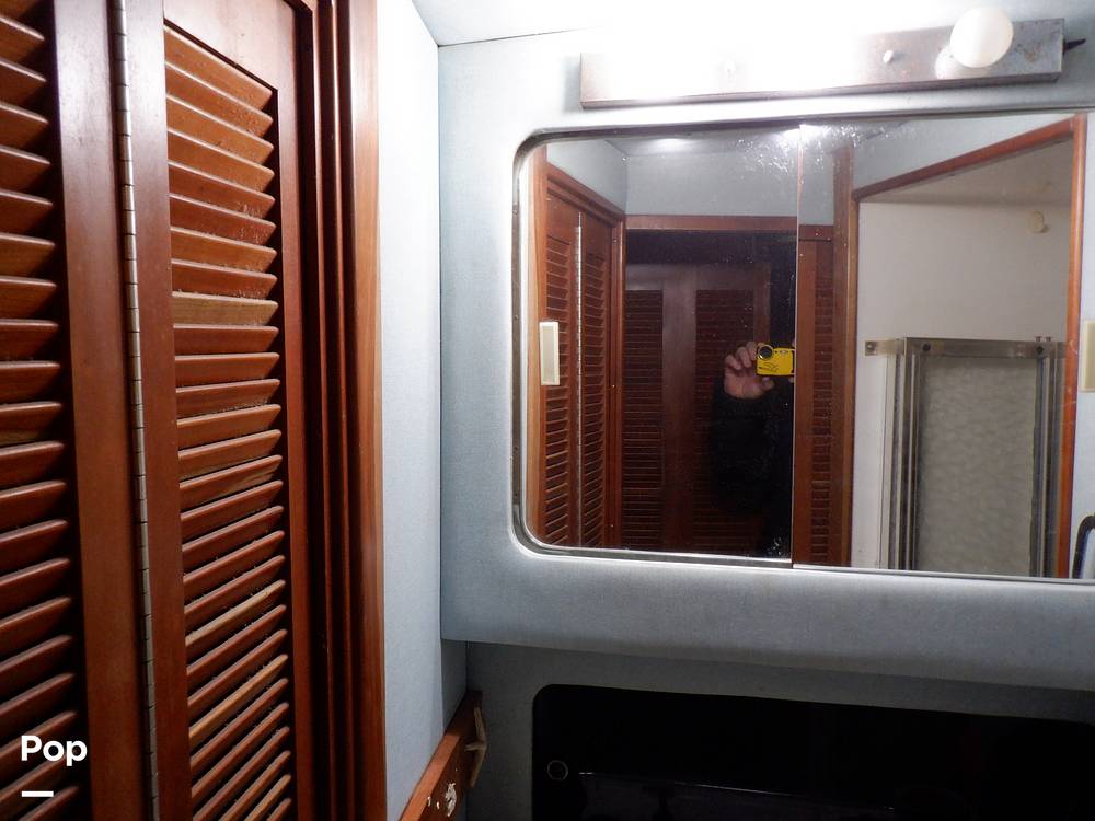 Slide: The Image of Sea Ray 440 Aft Cabin 1989 - 9950055