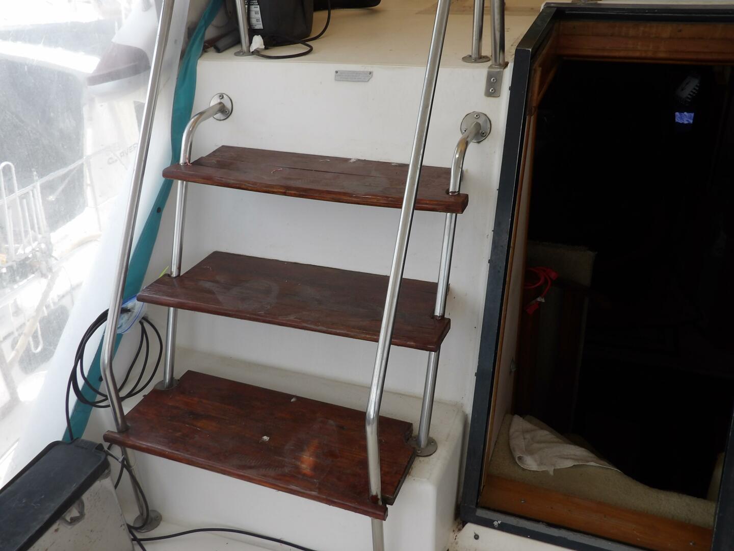 Slide: The Image of Sea Ray 440 Aft Cabin 1989 - 4578637