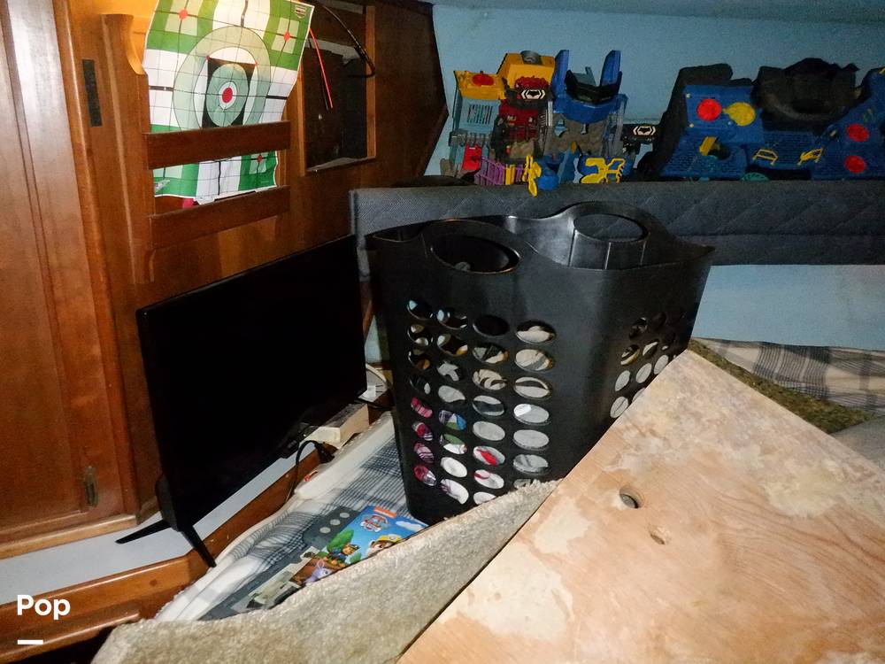 Slide: The Image of Sea Ray 440 Aft Cabin 1989 - 9950063