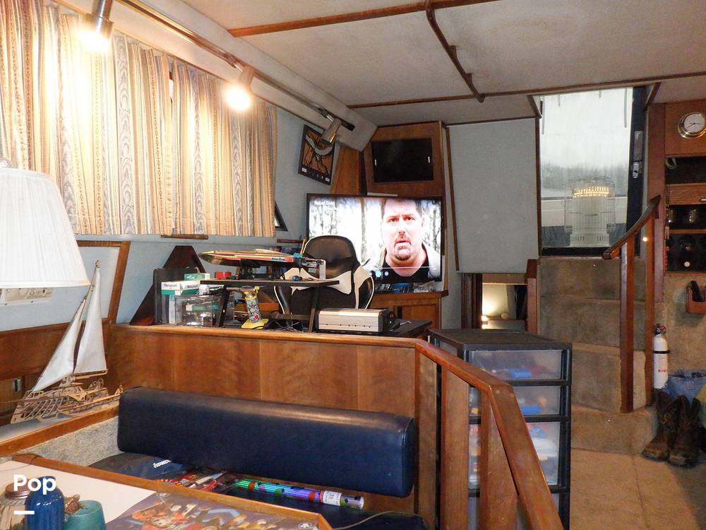 Slide: The Image of Sea Ray 440 Aft Cabin 1989 - 9950071