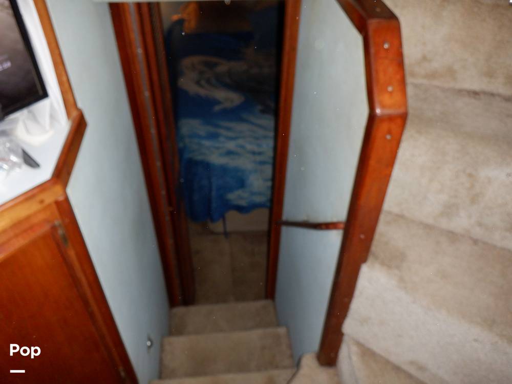 Slide: The Image of Sea Ray 440 Aft Cabin 1989 - 9950073