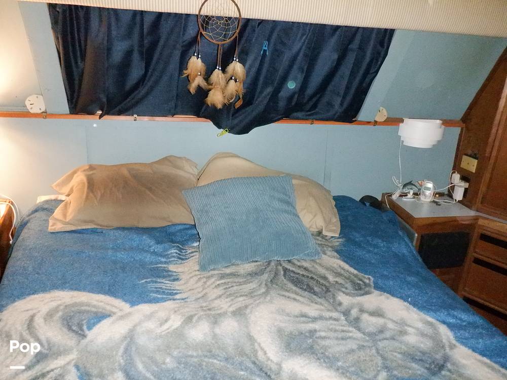 Slide: The Image of Sea Ray 440 Aft Cabin 1989 - 9950074