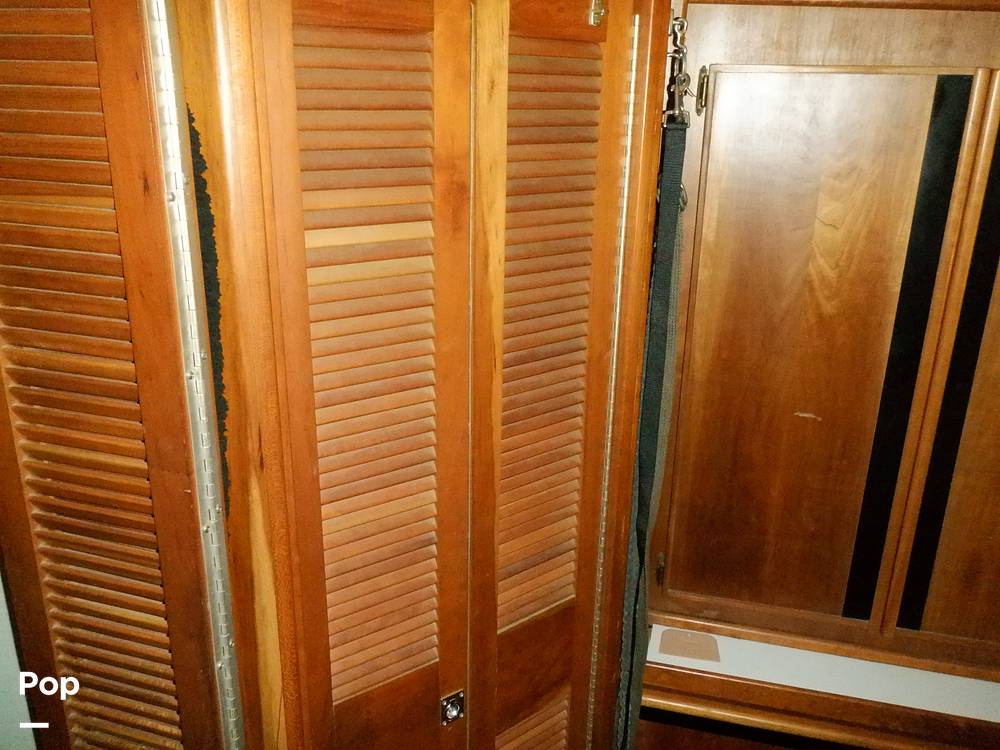 Slide: The Image of Sea Ray 440 Aft Cabin 1989 - 9950084