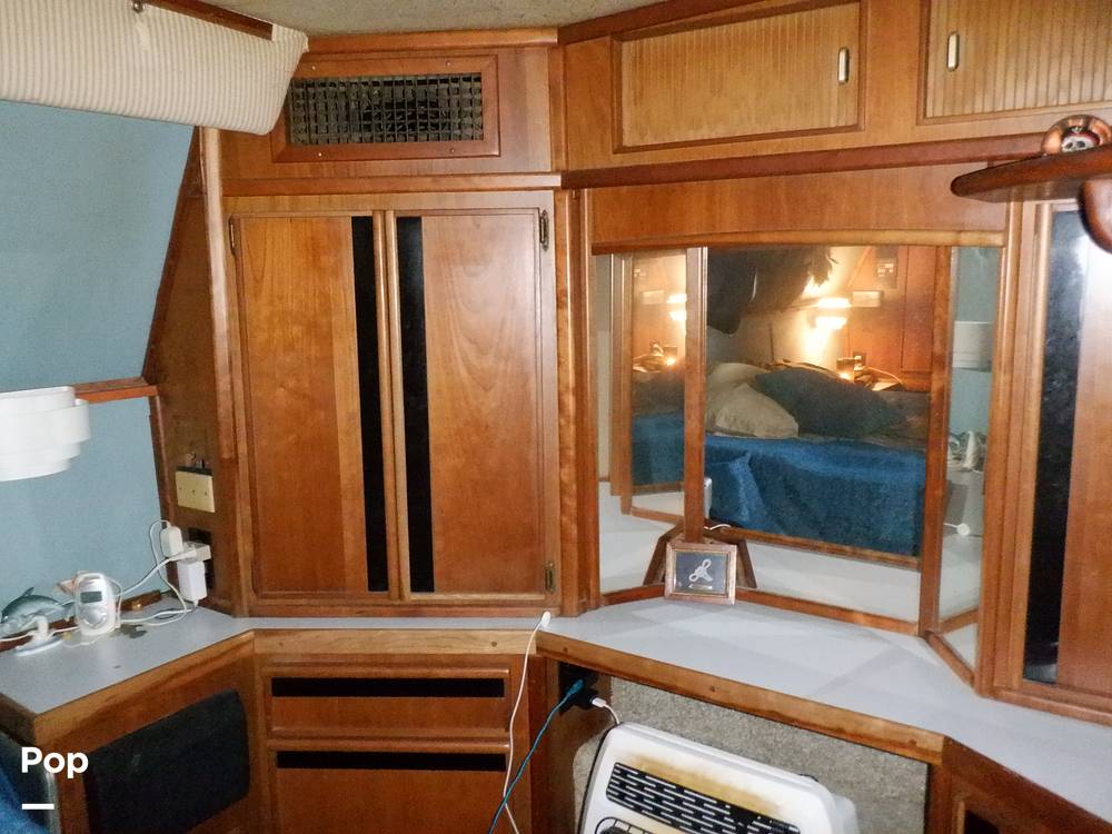 Slide: The Image of Sea Ray 440 Aft Cabin 1989 - 9950088