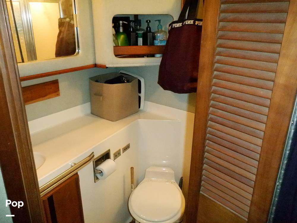 Slide: The Image of Sea Ray 440 Aft Cabin 1989 - 9950092
