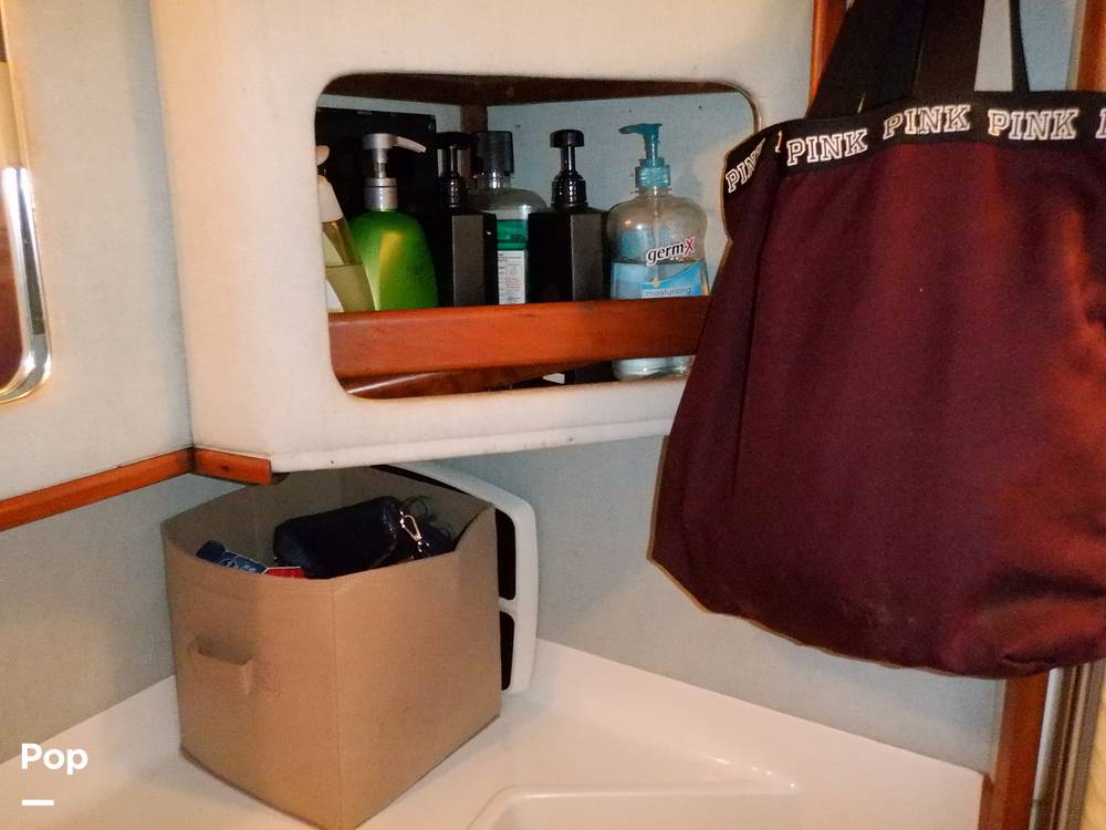 Slide: The Image of Sea Ray 440 Aft Cabin 1989 - 9950098