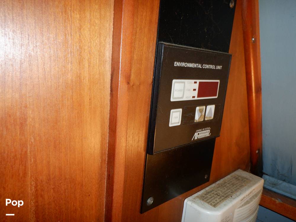 Slide: The Image of Sea Ray 440 Aft Cabin 1989 - 9950103