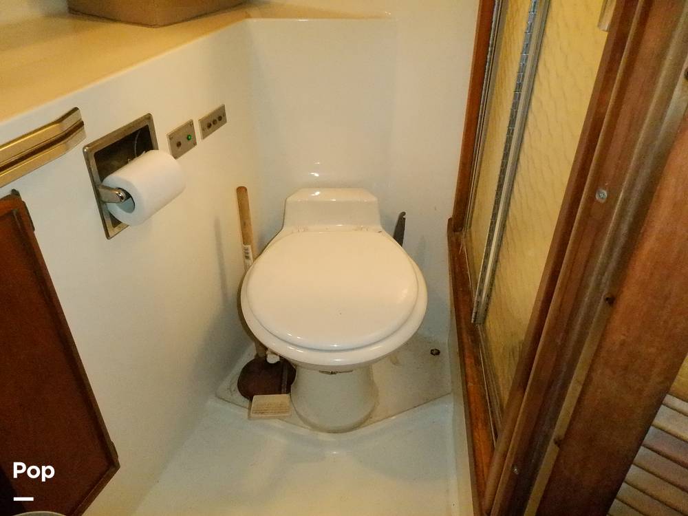 Slide: The Image of Sea Ray 440 Aft Cabin 1989 - 9950197