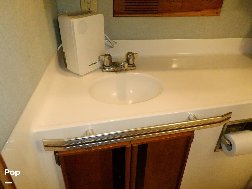Slide: The Image of Sea Ray 440 Aft Cabin 1989 - 9950198