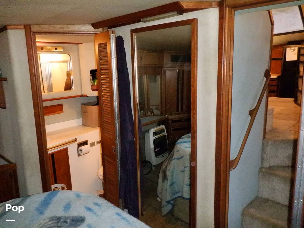 Slide: The Image of Sea Ray 440 Aft Cabin 1989 - 9950204