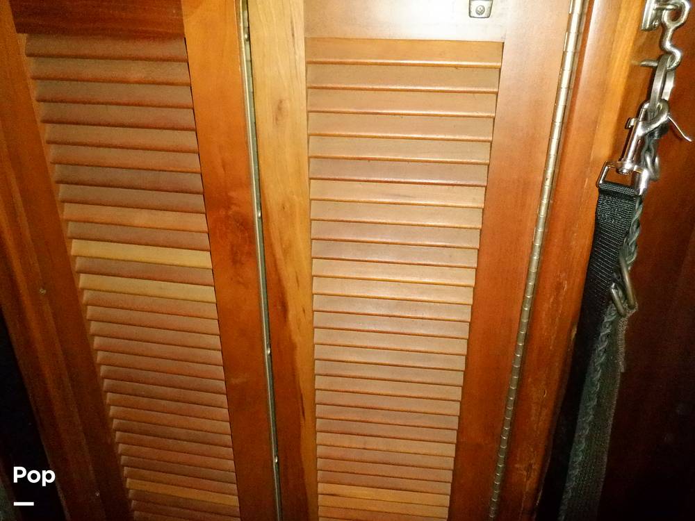 Slide: The Image of Sea Ray 440 Aft Cabin 1989 - 9950206