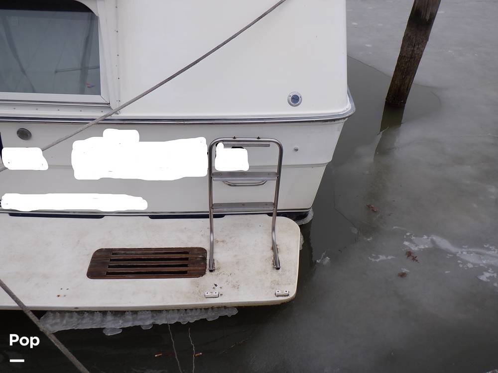 Slide: The Image of Sea Ray 440 Aft Cabin 1989 - 9950135