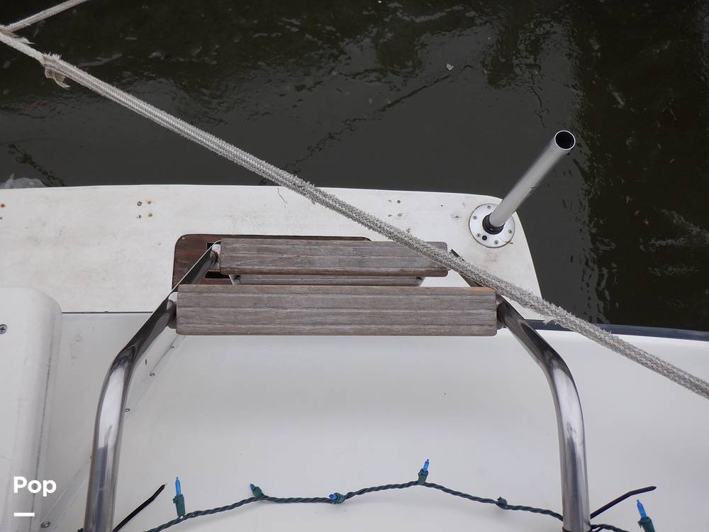 Slide: The Image of Sea Ray 440 Aft Cabin 1989 - 9950187