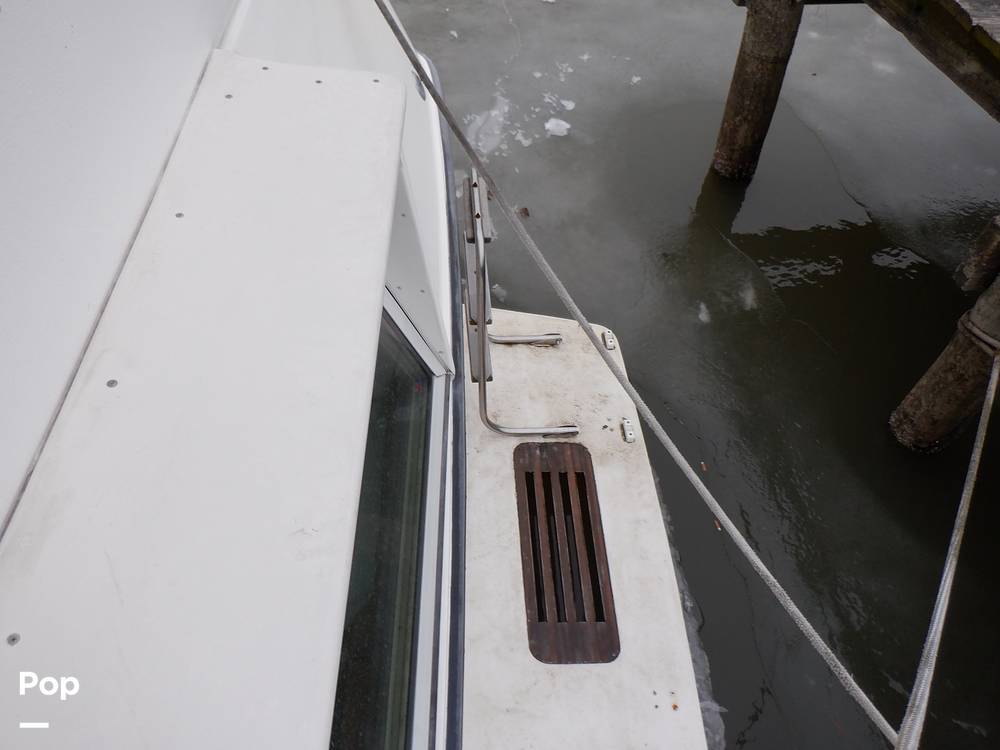 Slide: The Image of Sea Ray 440 Aft Cabin 1989 - 9950188