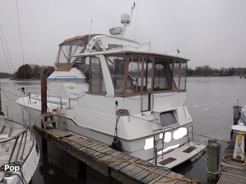 Slide: The Image of Sea Ray 440 Aft Cabin 1989 - 9950138