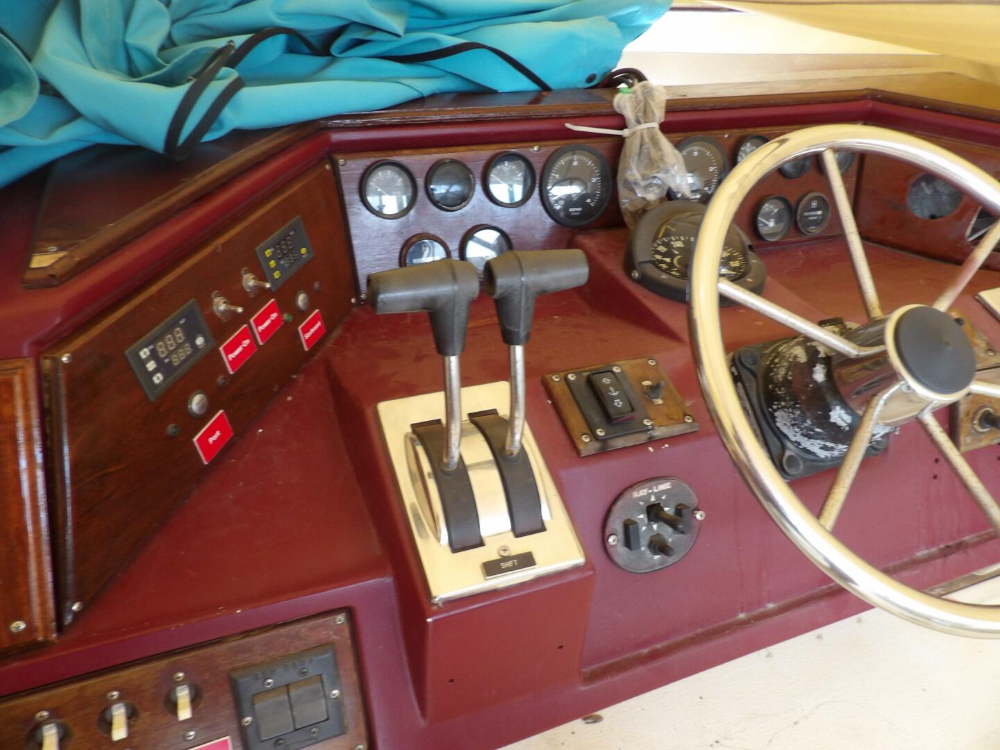 Slide: The Image of Sea Ray 440 Aft Cabin 1989 - 4578641