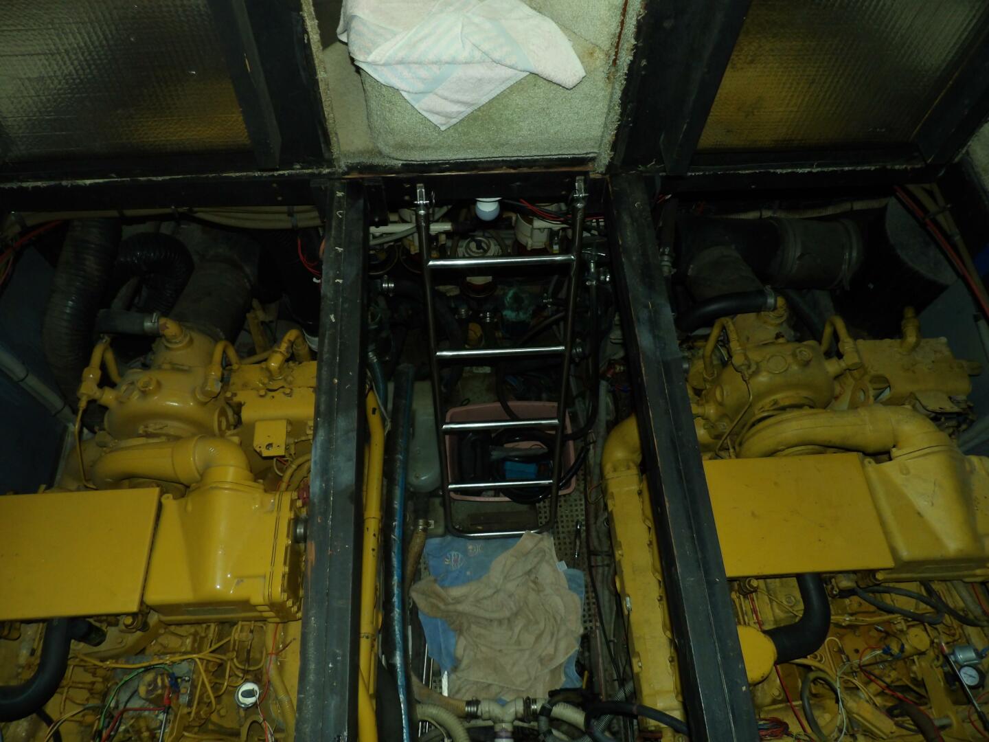 Slide: The Image of Sea Ray 440 Aft Cabin 1989 - 4578650