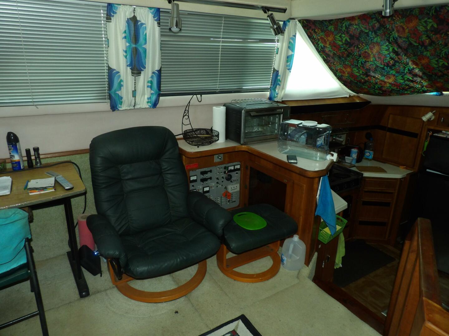 Slide: The Image of Sea Ray 440 Aft Cabin 1989 - 4578659